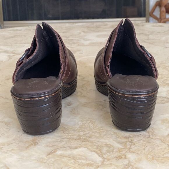 NWOT b.ø.c. | Brown Leather Clogs - Picture 6 of 12